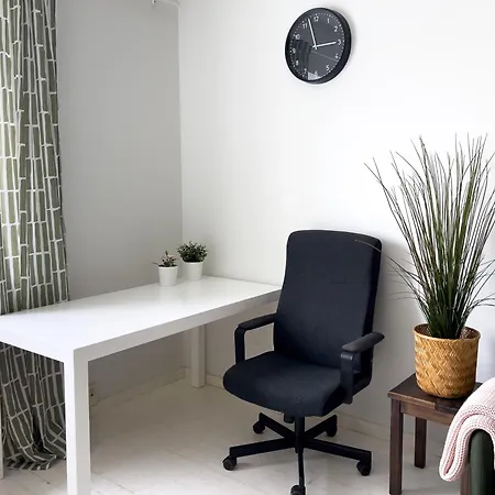 Modern Yet Rustic 1br City Centre